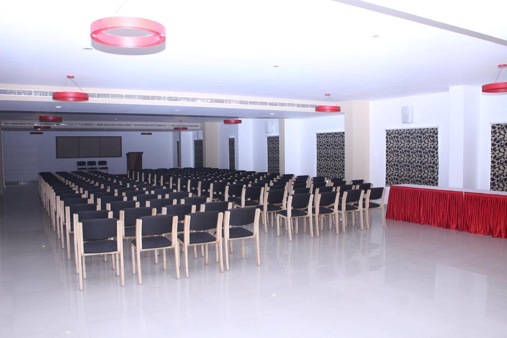 Hotel Hills Park Pathanamthitta Экстерьер фото