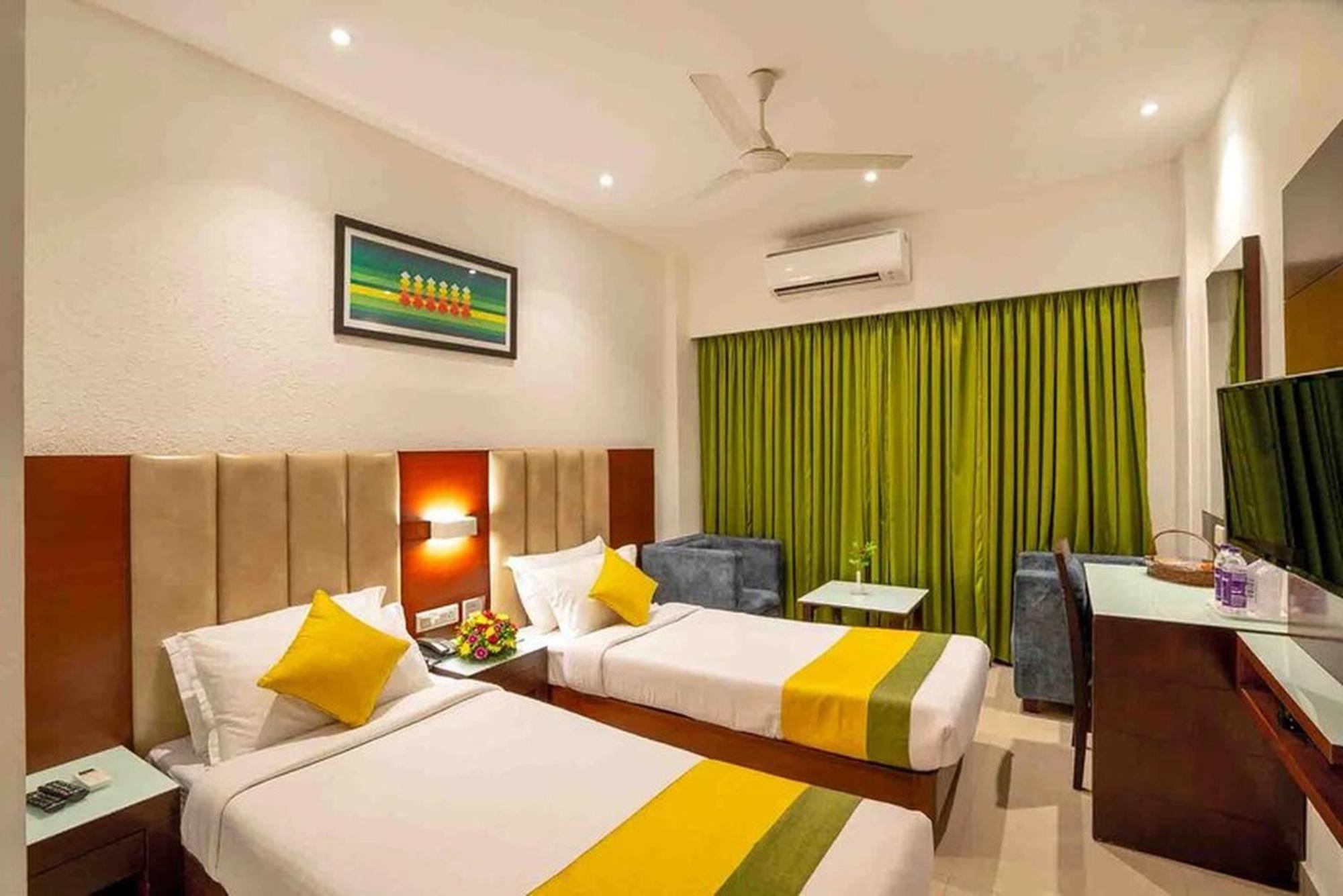 Hotel Hills Park Pathanamthitta Экстерьер фото