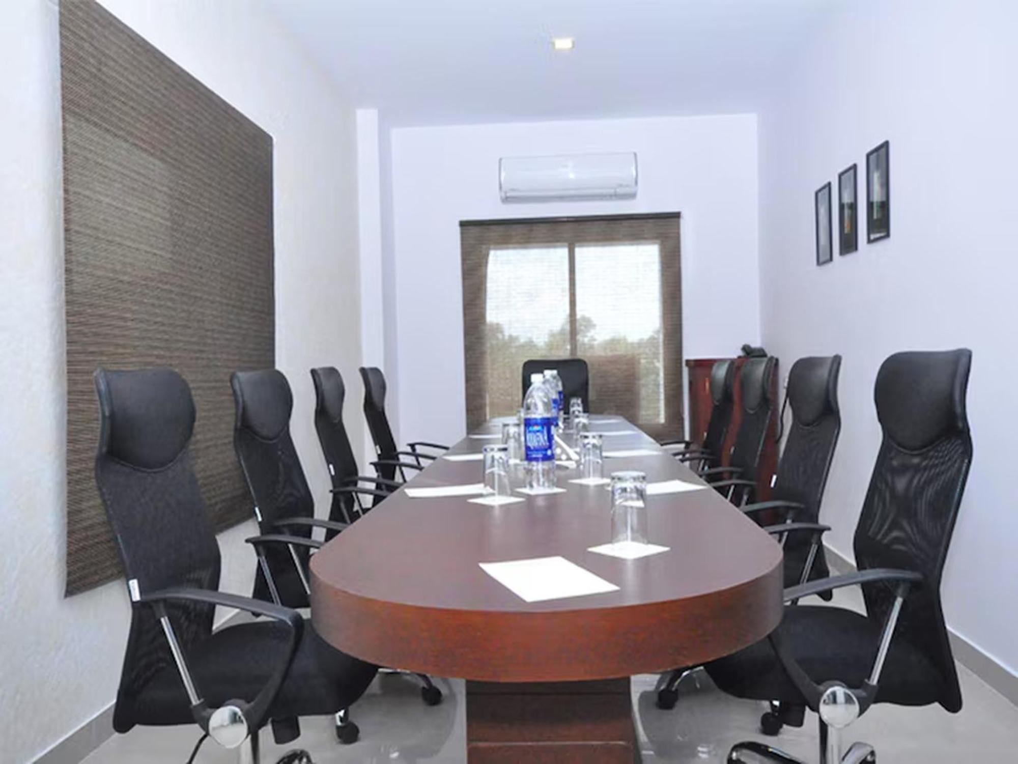 Hotel Hills Park Pathanamthitta Экстерьер фото