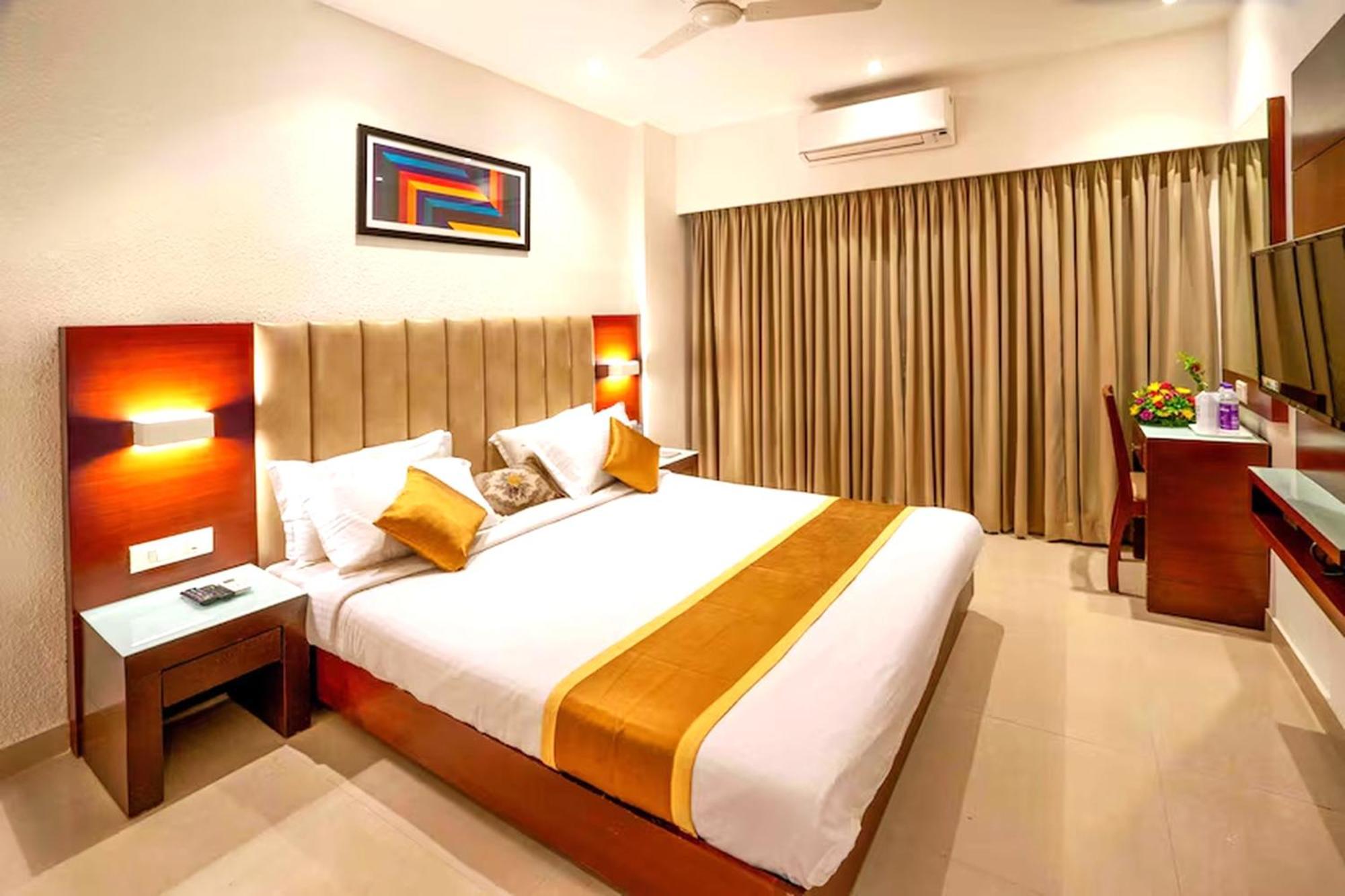 Hotel Hills Park Pathanamthitta Экстерьер фото
