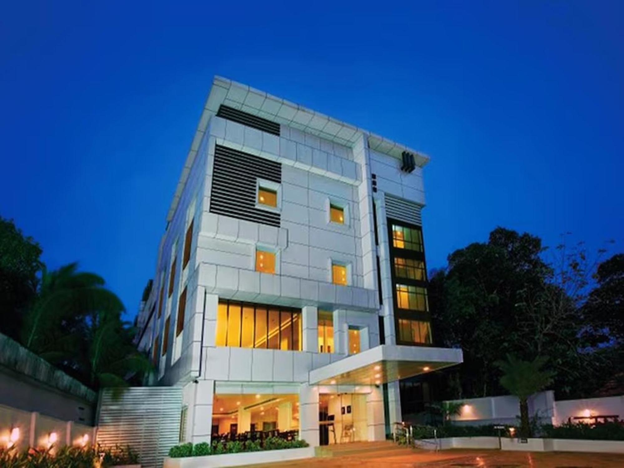 Hotel Hills Park Pathanamthitta Экстерьер фото