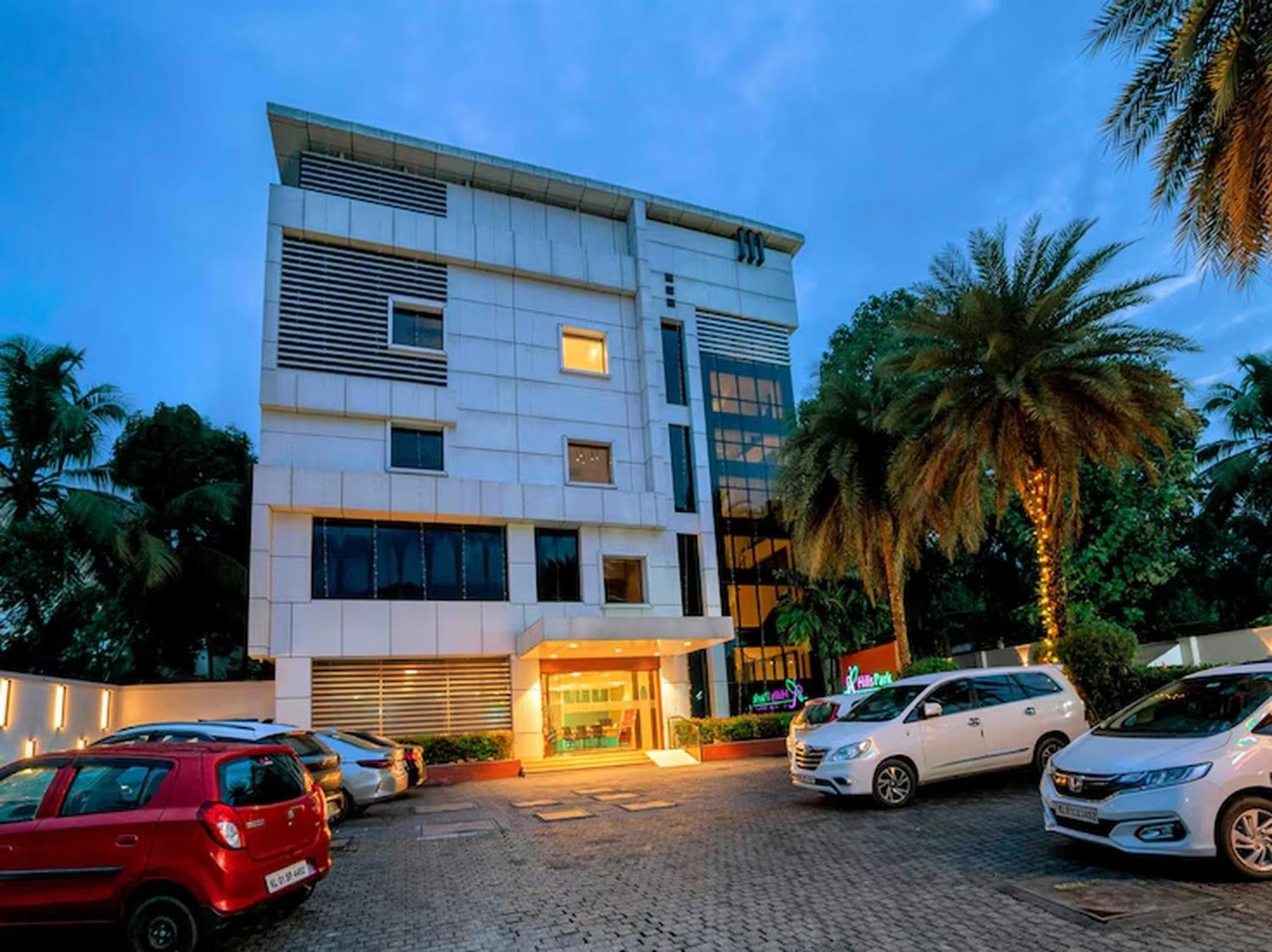 Hotel Hills Park Pathanamthitta Экстерьер фото