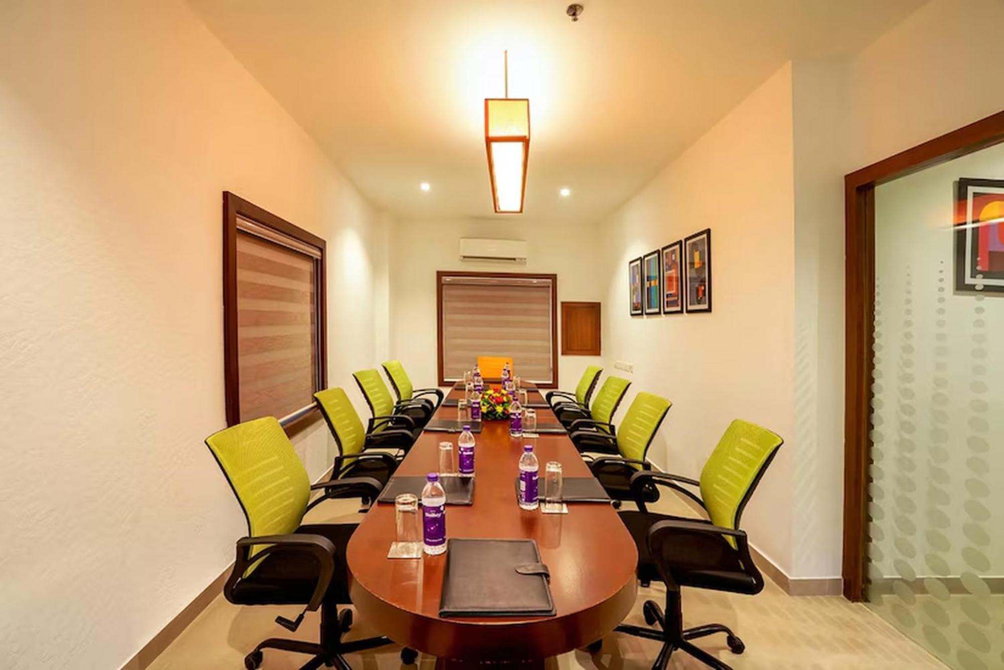 Hotel Hills Park Pathanamthitta Экстерьер фото