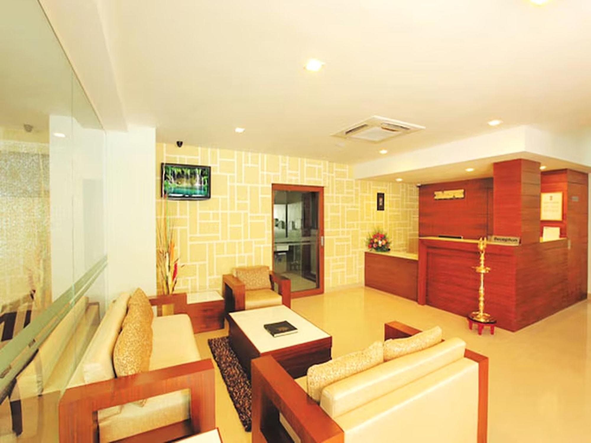 Hotel Hills Park Pathanamthitta Экстерьер фото