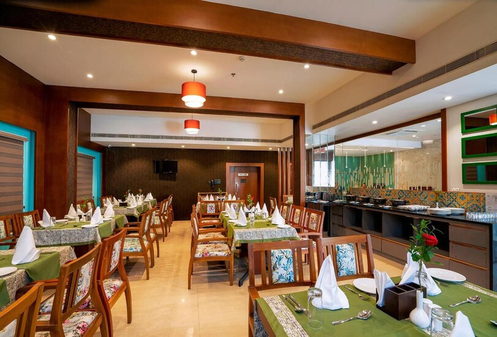 Hotel Hills Park Pathanamthitta Экстерьер фото