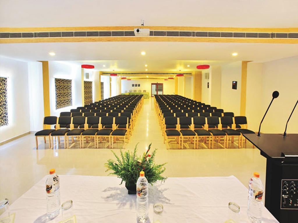 Hotel Hills Park Pathanamthitta Экстерьер фото
