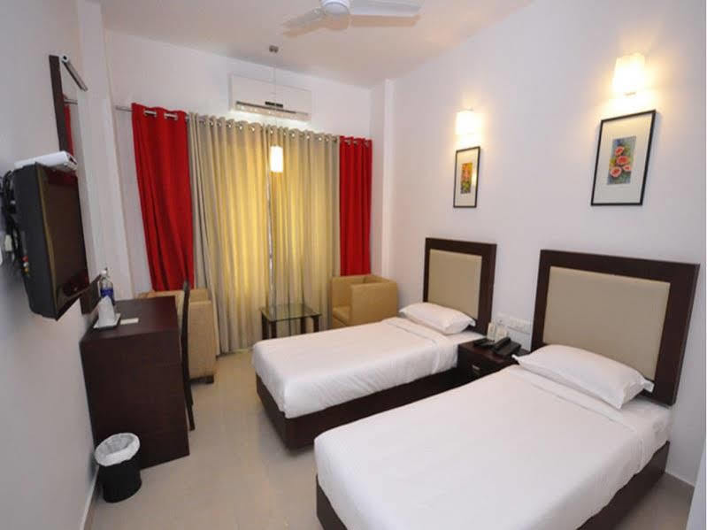 Hotel Hills Park Pathanamthitta Экстерьер фото